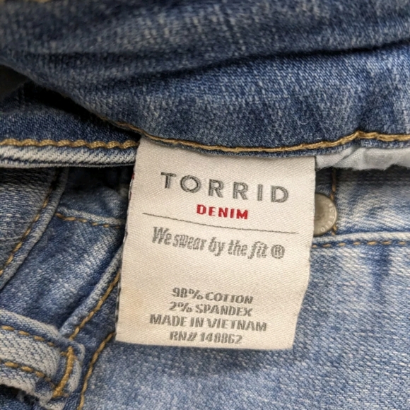 Torrid High Rise Skinny Short Vintage Stretch 20 Light Wash Denim Blue Jean - Picture 12 of 13